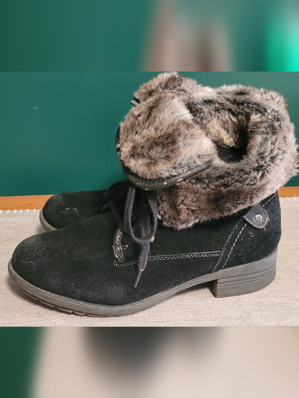 💜2 for $10💜 Bundle and save Faux Fur Collar Lace-Up Ankle Boots